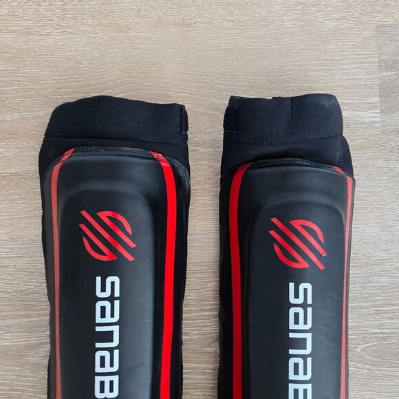 Sanabul Essential Hybrid Sleeve Kickboxing Shin Guards for MMA Shin Guards Muay - Picture 11 of 11